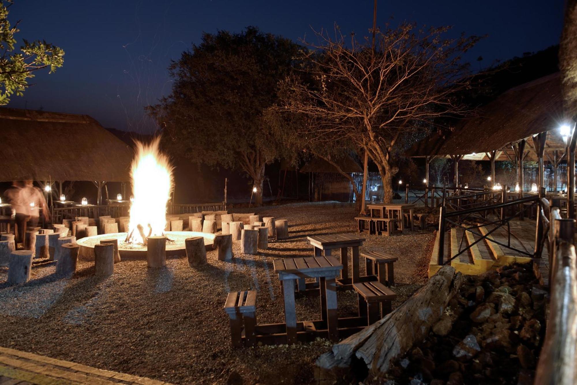 Bakubung Bush Lodge Ledig Eksteriør billede
